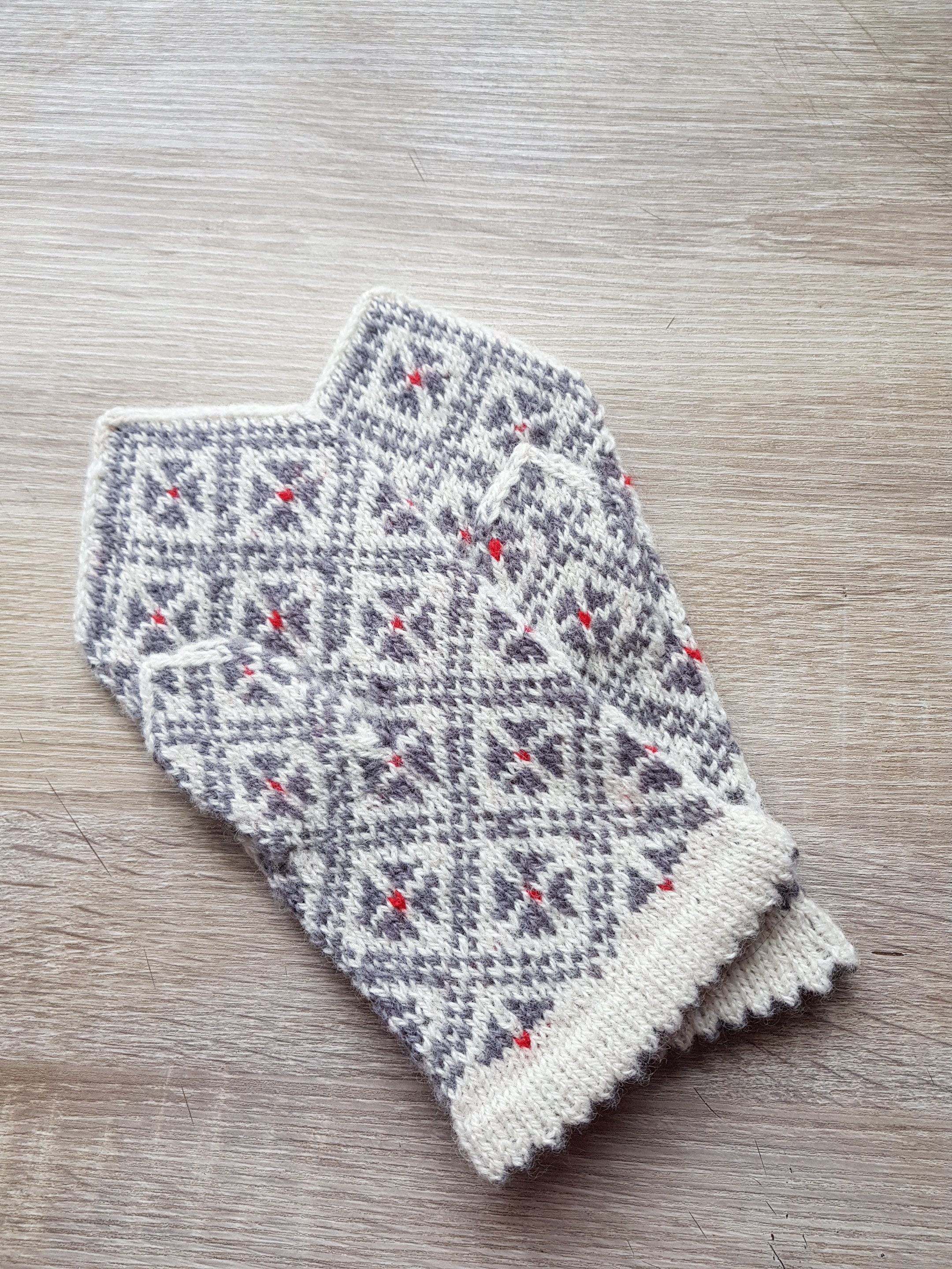 Hand knitted white gray mittens hand knitted wool mittens hand Etsy 日本