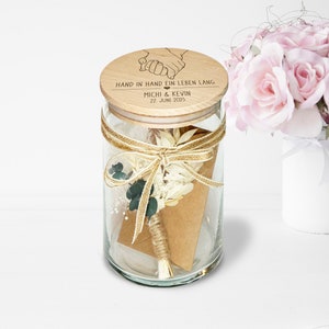 Personalisiertes Geschenk Glas mit Namen und Datum als Hochzeitsgeschenk Geldgeschenk optional mit Karte und Trockenblumen Vorratsglas Typ8