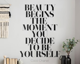 Wandtattoo Coco Chanel - Be yourself | Zitat Sprüche Typografie Motivation Weisheiten Wandsticker Wandaufkleber Wanddeko