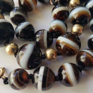 Elegant Victorian Bullseye Scottish Banded Agate 14k Gold Bead Necklace image 2