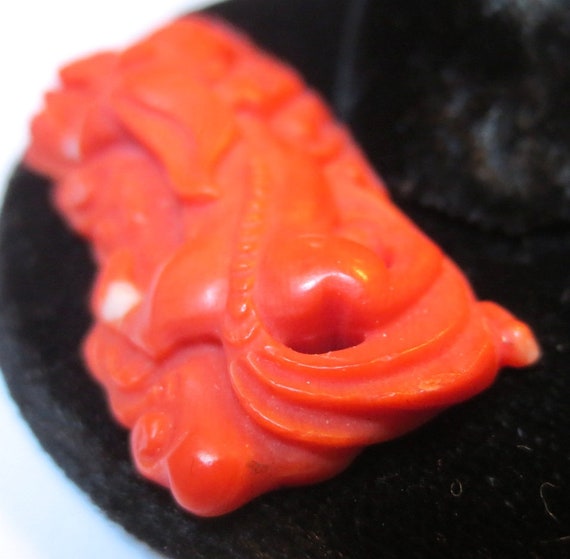 Fabulous Carved Coral Chinese Dragon Foo Dog Pend… - image 4