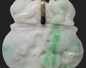 Vintage 14k Jade Pendant Foo Dog Bat Peach Fruit Amulet