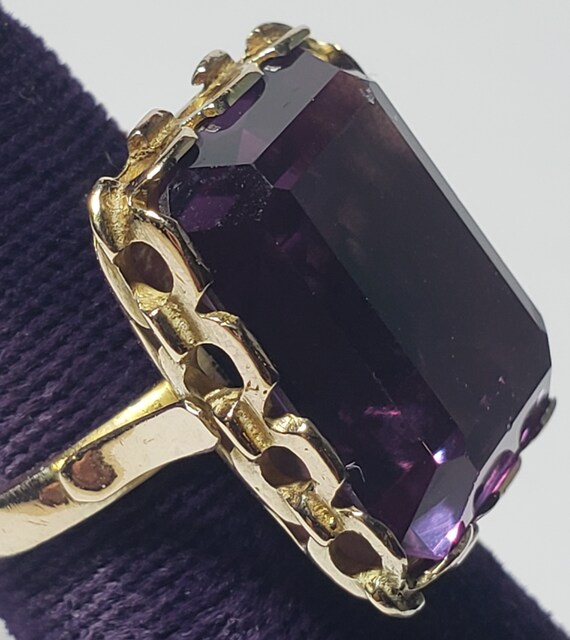 Regal 18k Gold Corundum Alexandrite Ring - image 6