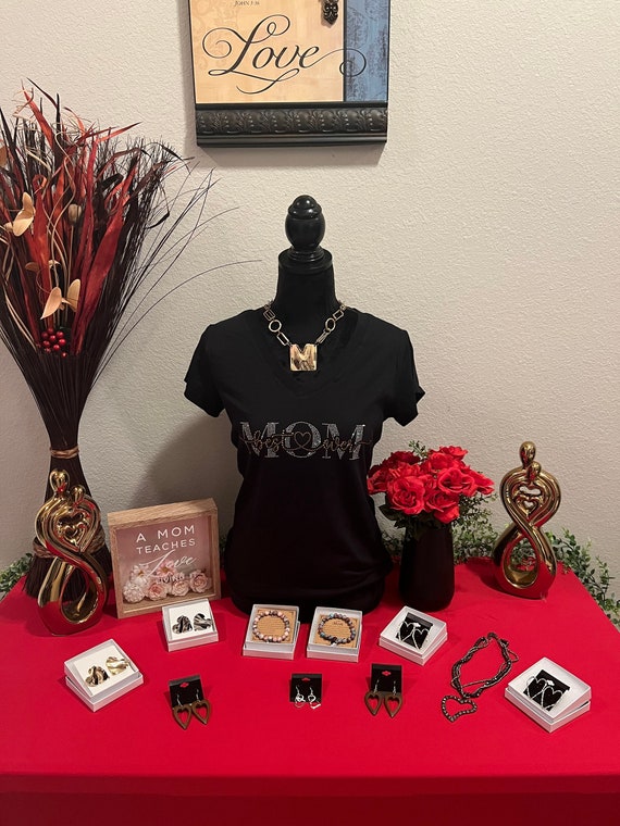 Best Mom Ever Rhinestone T-shirt, Mom Shirt, Mom Tshirt, Cute Mom Shirts, Cute Mom Tshirts, New Mom Shirt, New Mom Tshirt,