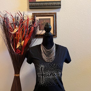 Scattered Faith Strass T-shirt. Motivierend, inspirierend, christlich, Glaube Shirts für Frauen.