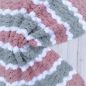 Rose Baby Blanket Crochet, Baby Blanket Girl, Knit Baby Blanket, Baby Afghan, Baby Girl Nursery, Crochet Crib Blanket, Baby Blanket Handmade