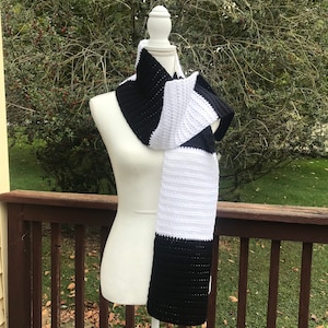 Black and White Scarf, Color Block Scarf, Scarf Men, Scarf Women, Crochet Scarf Handmade Knit Scarf, Winter Scarf, Fall Scarf, Knitted Scarf