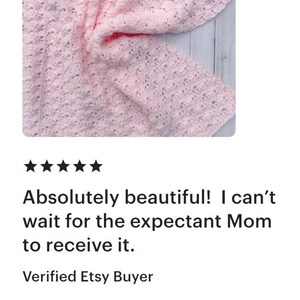 Customer review stating that the blanket is absolutely beautiful.