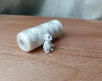 Osito de peluche micro extremo: pequeño osito de peluche blanco en miniatura hecho a mano. Osito de peluche blanco coleccionable. Osito de peluche de regalo especial.