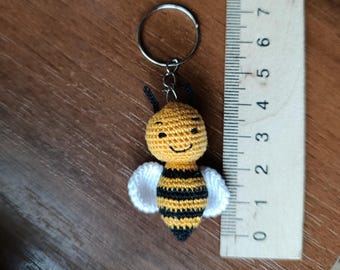 Colgante de abeja de ganchillo para bolso, lindo colgante de abejorro para cartera, mini abeja amigurumi, colgante para mochila hecho a mano, pequeño regalo de abeja, accesorio kawaii