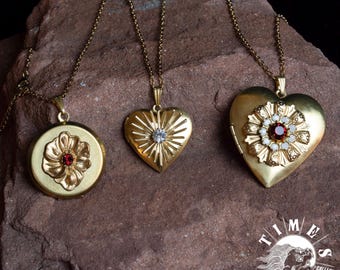 Gold  Locket with Photos, Tiny Locket Necklace, Personalised Photo Necklace, Best Friend Engraved Photo Locket, TINY COMPASS LOCKET
