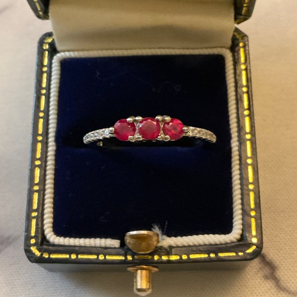 TRILOGY RUBY TOPAZE White GOLd Sterling Vintage Ring - Vintage Jewelry - Genuine Stones - Gold/Sterling Silver - Luxury French Vintage- 6