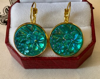 Boucles D'oreilles Anciennes Art Déco - Plaqué Or, Inclusion Fleur En Lucite, Modèle Clou