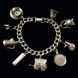 1930 CHARMS VINTAGE SILVER Plated Bracelet - Lovely Design Vintage Jewelry - Metal Silver - Charms 3D Original - Bracelet from France