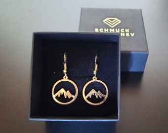 Gold earrings with mountains in gold, hanging earrings with round pendant with mountain range, brushed circle in yellow gold plated, from Germany