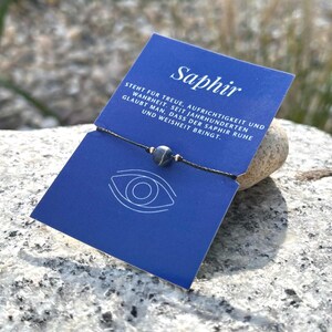 Pulsera de zafiro con piedra preciosa azul oscuro, pulsera minimalista de hilo encerado y piedra auténtica, personalizable, fabricada en Alemania.