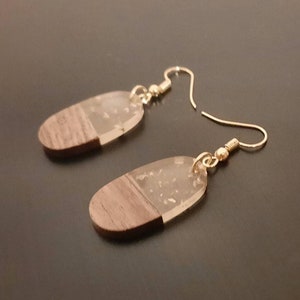 Gold transparent wooden earrings with gold foil, walnut wood and synthetic resin, handmade, hanging earrings, handmade earrings from Germany