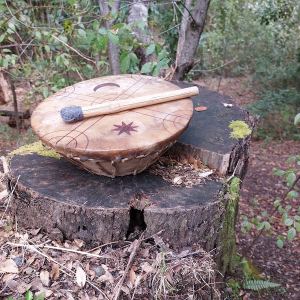 Mapuche ceremonial Kultrún drum, 30cm in diameter, handcrafted in Alamo wood and Goat leather.