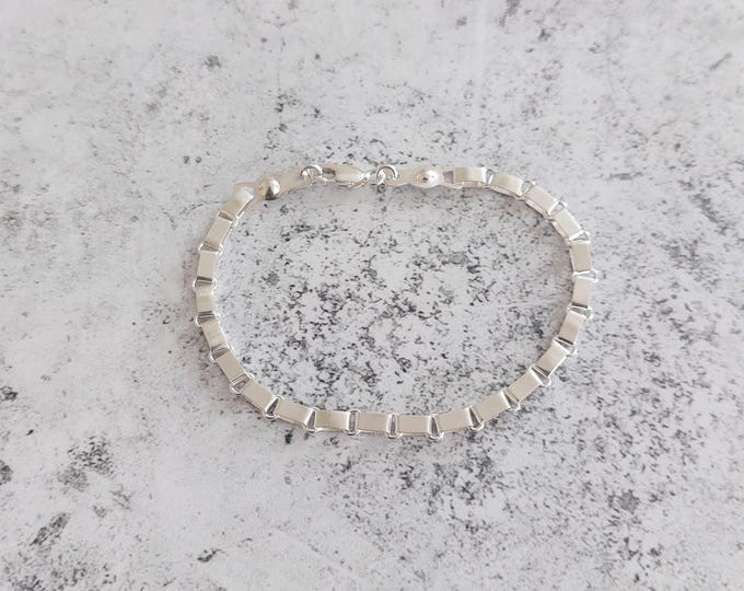 Mapuche bracelet, handmade jewelry in 950 silver.