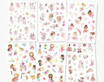 Könnte beinhalten: Sechs Blätter mit Aufklebern, die Aquarell-Illustrationen von Prinzessinnen, Einhörnern, Kronen und anderen märchenhaften Elementen zeigen. Die Aufkleber sind perfekt, um Tagebüchern, Planern und anderen Bastelprojekten einen Hauch von Fantasie zu verleihen.