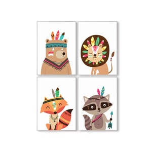 Pandawal Wandbilder Kinderzimmer / Babyzimmer Bilder für Jungen und Mädchen süße Indianer Tiere 4er Poster Set Bär, Fuchs, Löwe, Waschbär
