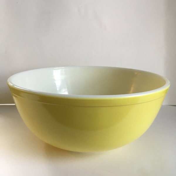 Vintage Pyrex Yellow 404 Mixing Bowl