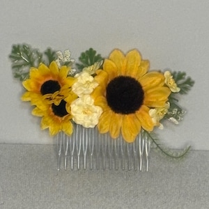 Sunflower Hair Comb, Sunflower Floral Hair Comb, Bridal Floral Hair Comb, Sunflowers and Yellow Flowers Hair Decorative Comb