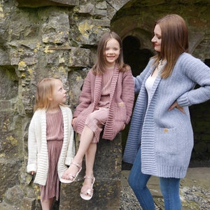 DIGITAL Crochet Cardigan Patrón PDF, Cailin Cardigan en 14 tallas, cardigan madre e hija
