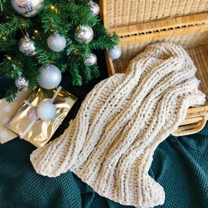 Make Your Own Snuggle blanket, Blanket knit kit, Beginner friendly blanket knitting kit, washable, vegan friendly, make a weighted blanket image 5