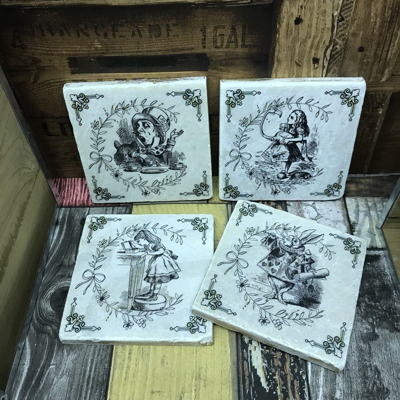 Alice in Wonderland Natural Stone Coasters Finish with a Gold Edging 画像 1