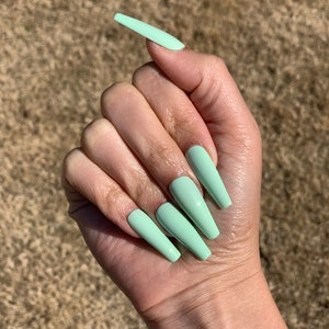 La Menta | Pastel Green | Handmade | Press On Nails