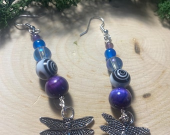 Coraline inspirierte Libellen Ohrringe, Amethyst & Katzenaugen Perlen