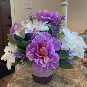 Pretty Lavender Floral Bouquet ~ Mixed Floral Arrangement ~ Farmhouse Style Faux Flowers in Lavender & Purple ~ Country Floral Design