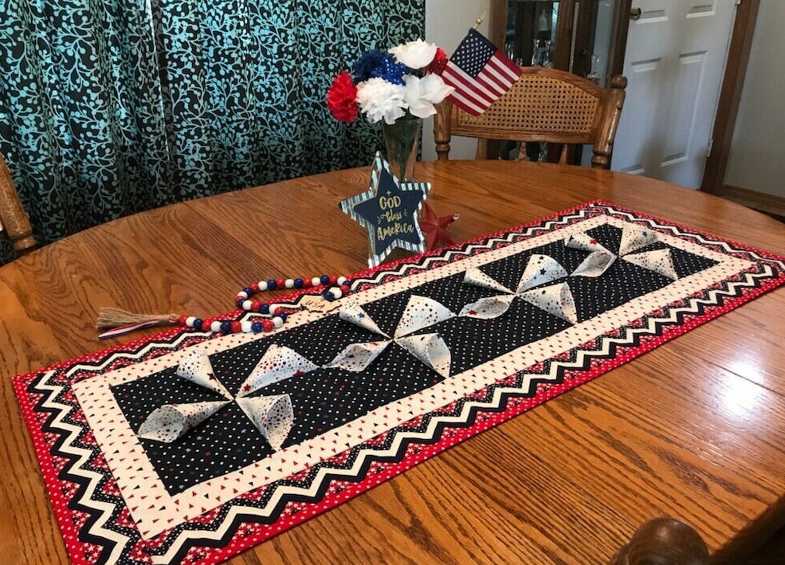 QUILTED 3D PINWHEEL Table Runner~ Patriotic Table Topper~ Red, White ...