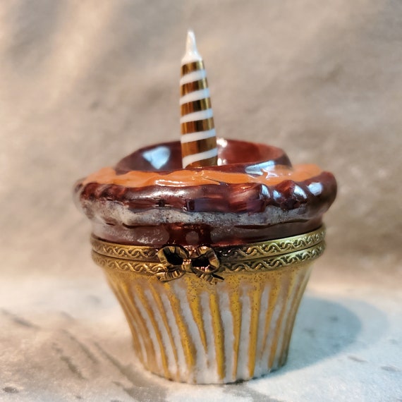 bunny brown cupcake trinket box bunny brown cupcake trinket box