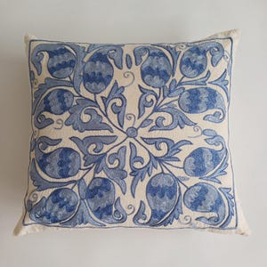 Suzani Cushion Cover, Handmade Uzbek Silk Embroidered Decorative Pillowcase, Suzani Throw Pillow 46x42 CM