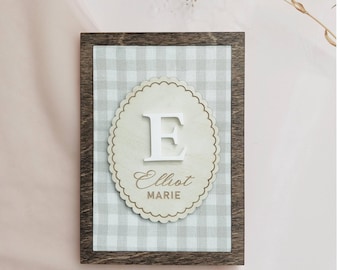 Letrero de bebé con monograma personalizado, decoración de pared de guardería de inspiración vintage, recuerdo de nombre inicial, anuncio de nombre de bebé de madera