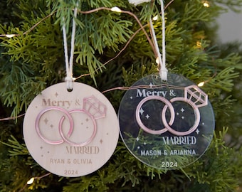 Adorno navideño para parejas recién casadas, Adorno personalizado para parejas, Decoración navideña para parejas recién casadas, Adorno de recuerdo para parejas casadas 2025