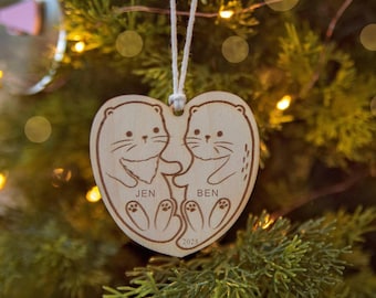Adorno de nutria para parejas Adorno personalizado Adorno de nutria personalizado con nombres