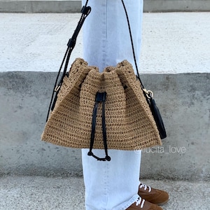 Handmade Raffia Bucket Bag, Crochet Straw Bag with Leather Strap, Elegant Boho Handbag, Lightweight Summer Purse, Natural Drawstring Bag