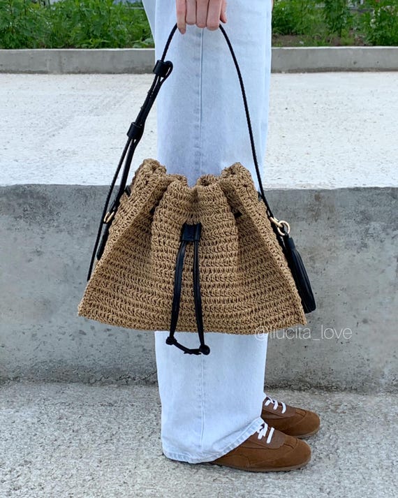 Handmade Raffia Bucket Bag, Crochet Straw Bag With Leather  display picture 1
