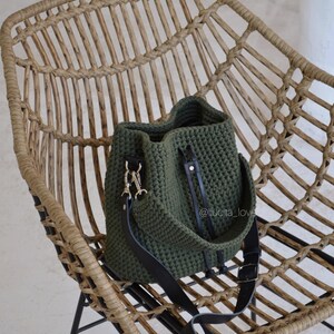 Khaki Beuteltasche, gehäkelte Crossbody Kordelzugtasche, handgemachte Handtasche, große Schultertasche Eimer Geldbörse, Eimer Tasche für Frauen, grüne Tasche