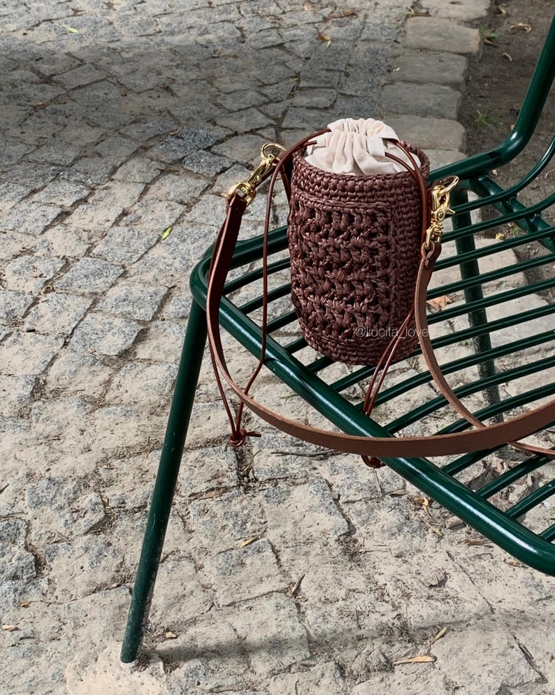 Chocolate Brown Raffia Mini Bag – Woven Straw Crossbody, Boho Summer Bucket Purse, Natural Crochet Beach Bag, Handmade Brown Bag