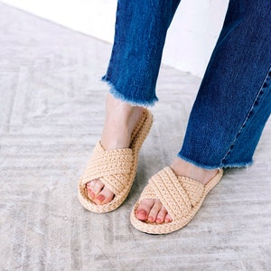 Criss Cross Slippers Crochet Tutorial, step-by-step video masterclass, t-shirt yarn slippers PDF pattern, crochet pattern, masterclass DIY image 2