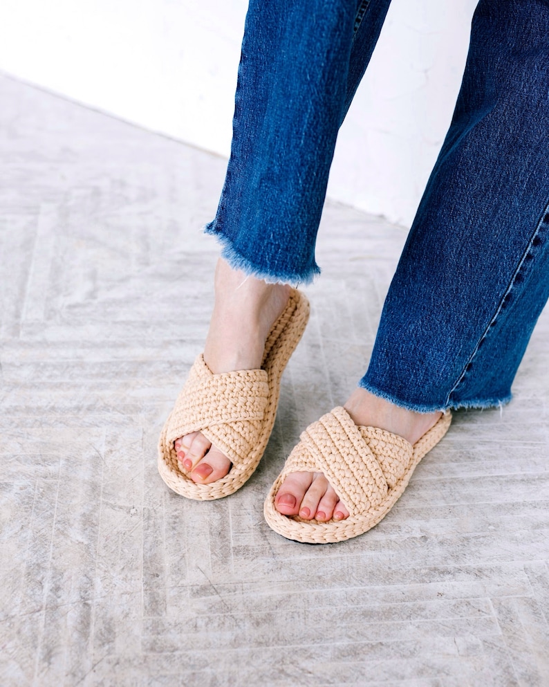 Criss Cross Slippers Crochet Tutorial, step-by-step video masterclass, t-shirt yarn slippers PDF pattern, crochet pattern, masterclass DIY image 2