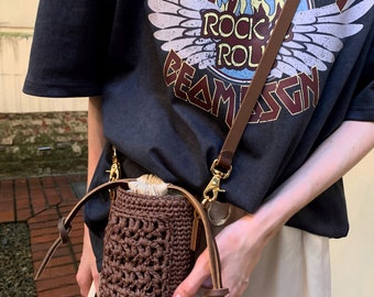 Raffia Crossbody Bag, Chocolate Straw Purse, Summer Bucket Bag, Boho Crochet Raffia Bag, Handmade Natural Mini Bag, Cellphone Brown Bag