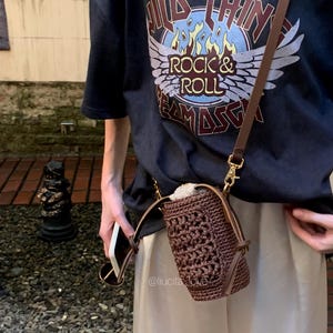 Chocolate Brown Raffia Mini Bag – Woven Straw Crossbody, Boho Summer Bucket Purse, Natural Crochet Beach Bag, Handmade Brown Bag