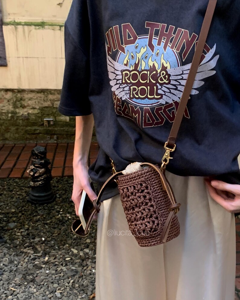 Chocolate Brown Raffia Mini Bag – Woven Straw Crossbody, Boho Summer Bucket Purse, Natural Crochet Beach Bag, Handmade Brown Bag
