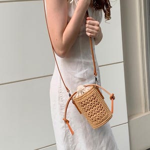 Handmade Raffia Mini Bag, Crochet Crossbody Purse, Linen Lined Straw Bag, Boho Bucket Bag, Summer Cellphone Bag, Small Shoulder Bag