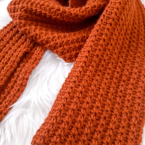 orange/brown crochet scarf closeup